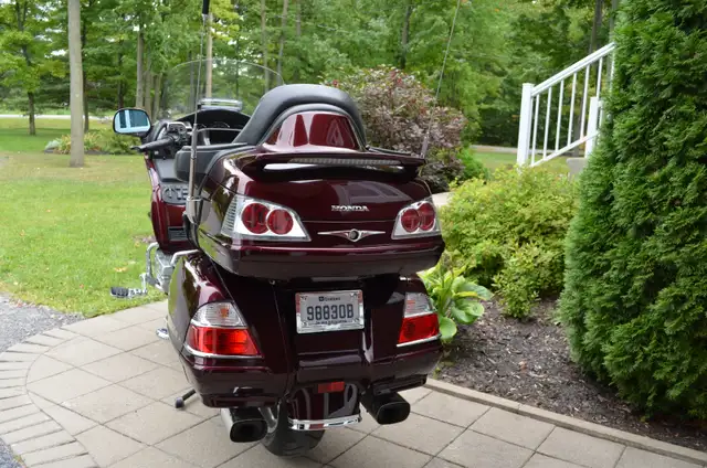 Honda Goldwing GL1800 in Touring in West Island - Image 3