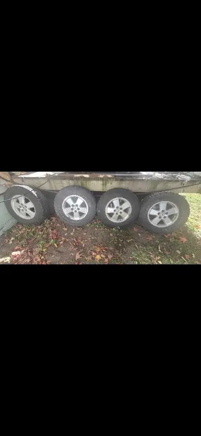 Balanced and on rims Asking $400 firm must pick up in aylmer sector 235/70R16,