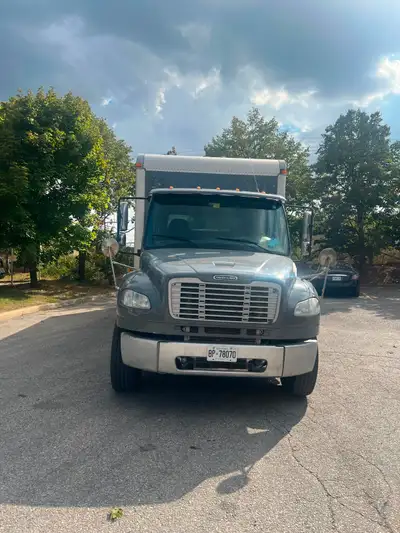 For Sale – 2015 Freightliner M2-106 Tandem Axle Straight Truck Price: $39,990 Year: 2015 Make/Model:...