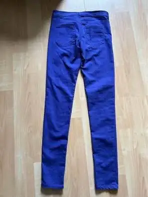 H&M Divided blue skinny jeans $10, size 8, high waist in Women's - Bottoms in Oakville / Halton Region - Image 10