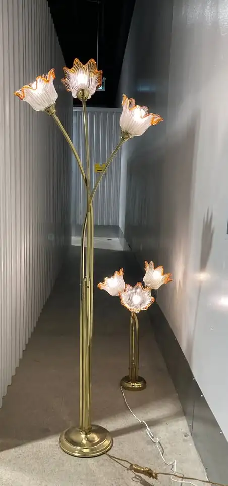 A set of Mid Century Lamps With Thick Murano Scallop Tulip Glass in Indoor Lighting & Fans in City of Montréal - Image 6