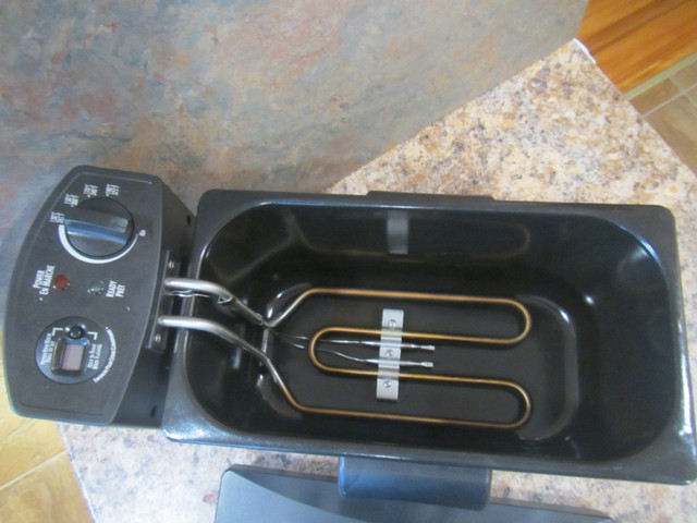 Hamilton Beach Deep Fryer in Other in Bedford - Image 4