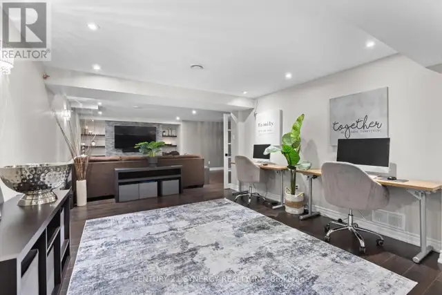 Sectional Comfort Modern Excellent Condition * MOVING SALE in Couches & Futons in Ottawa - Image 6