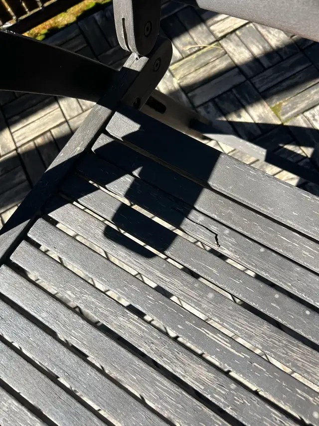 À réparer: 2 chaises pliables en tek in Patio & Garden Furniture in City of Montréal - Image 5