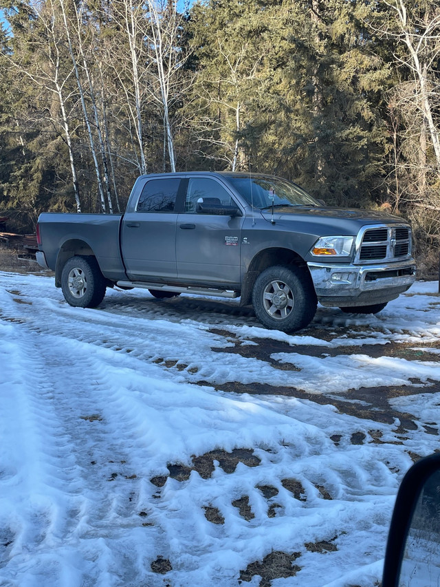 2011 Dodge 3500 Diesel in Cars & Trucks in Edmonton - Image 2