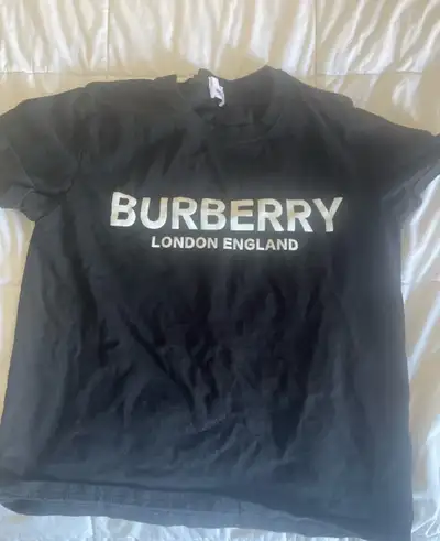Burberry shirt (xs/s) , View more