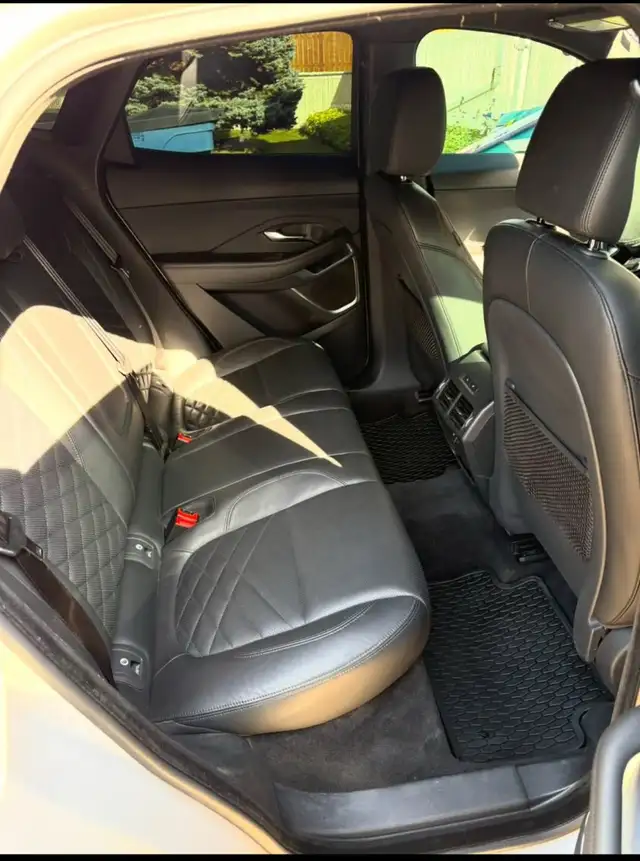 2018 Jaguar E Pace SE480457383593256964