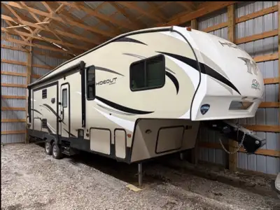2018 Hideout 299 RLDS, first used in 2019. Stored inside. Excellent condition. No smoking, no pets,...