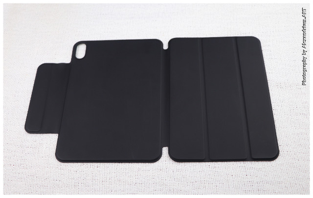 ESR iPad Mini Magnetic Case in iPads & Tablets in City of Toronto - Image 2