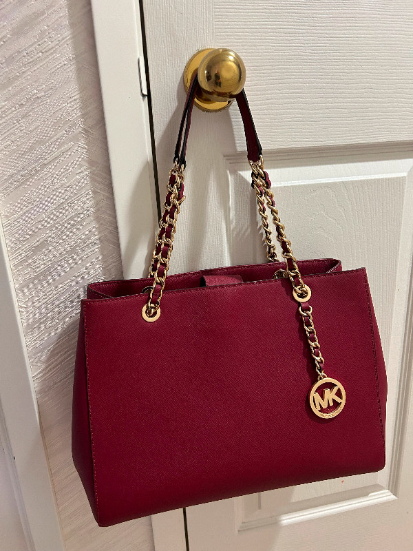 Michael Kors Burgundy Leather Purse in Women's - Bags & Wallets in Mississauga / Peel Region