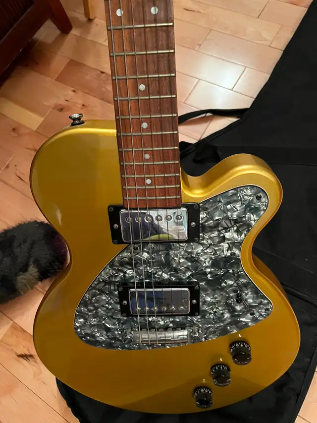 Guitare Électrique YAMAHA AES 500 in Guitars in Sherbrooke - Image 4