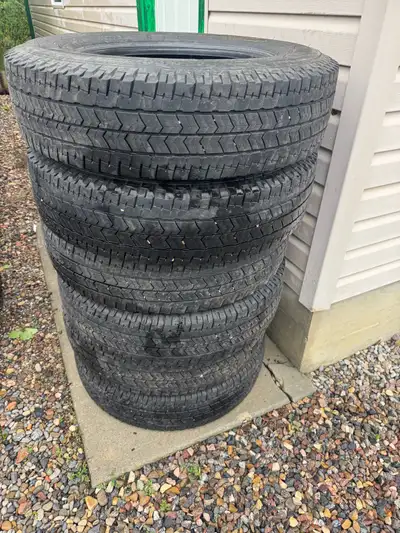 Set of 6 LT235/80R18 Michelin tires removed from dually with 20000km (2 years old). Tread depth is a...