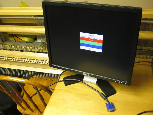 1994 IBM Personal Computer 300 GL Fonctionnel in Desktop Computers in Québec City - Image 3