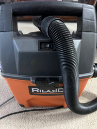 RIDGiD 11L Portable Wet/Dry Vacuum 