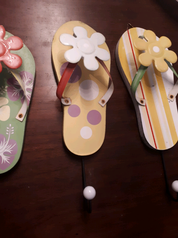 Flip flop hooks - wood & metal in Patio & Garden Furniture in Oakville / Halton Region - Image 5