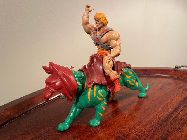 Vintage Mattel MOTU He-Man Action Figures, Grayskull and Accesso in Arts & Collectibles in Markham / York Region - Image 3