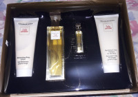 Elizabeth Arden 5th Avenue perfume Set -4 pc - New sealed
