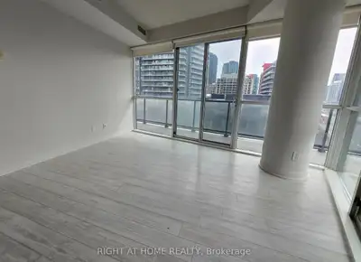 BIG 1 BED CONDO+ PARKING, LOCKER IN CITYPLACE 2350$ MOVE IN NOW