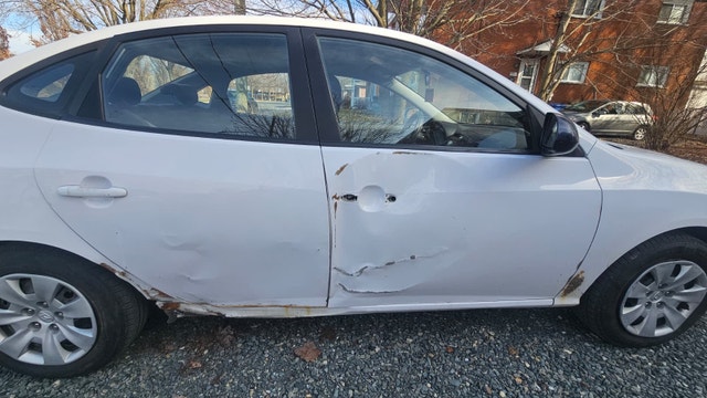 2009 Hyundai Elantra – Pour pièces, projet ou Derby-1490$OBO — photo 3
