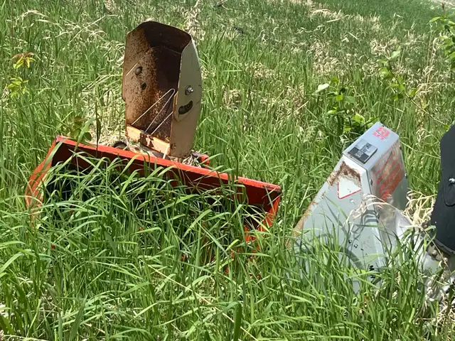 Techumseh 7HP Snowblower Engine and Parts in Snowblowers in Regina - Image 11