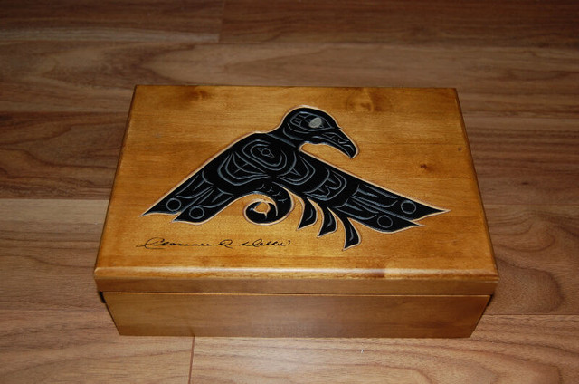 Haida Wood Box dans Art et objets de collection  à Longueuil/Rive Sud