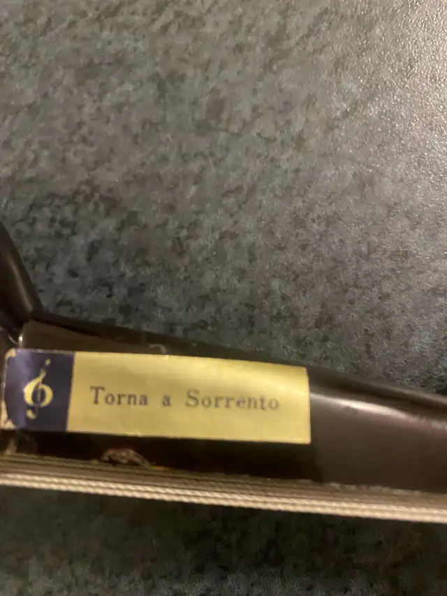 vintage Italy 10” mandolin music box. in Other in Markham / York Region - Image 5