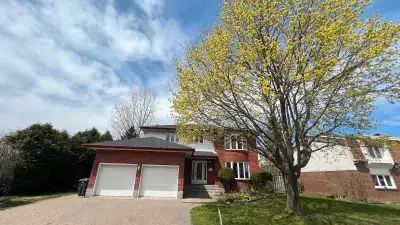 This house situated very close to the REM in the heart of Kirkland is easily accessible by public tr...