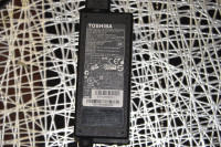 GenuineToshiba Satellite Laptop AC Adapter / Brand New Battery