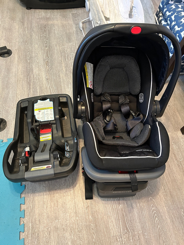 Infant car seat in Strollers, Carriers & Car Seats in Owen Sound