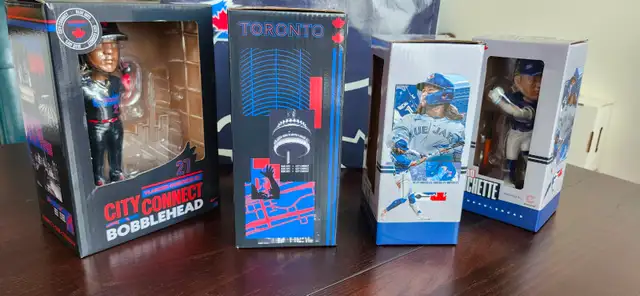 Vladimir Guerrero Jr Bobbleheads Bo Bichette Danny Jansen Jersey in Arts & Collectibles in Markham / York Region - Image 3