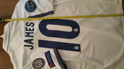#10 James Rodriguez Real Madrid 2016-17 medium jersey with tags, View more