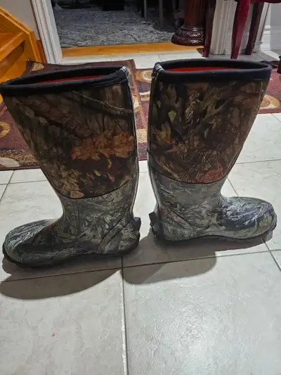 Bogs fishing, water boots, size 8 asking for $110, View more