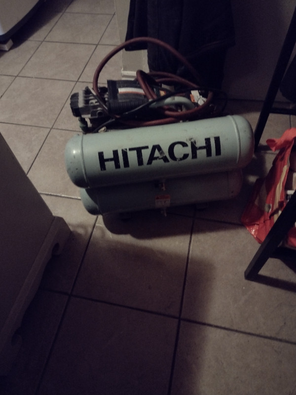Compresseur Hitachi dans Outils électriques  à Ville de Montréal - Image 2