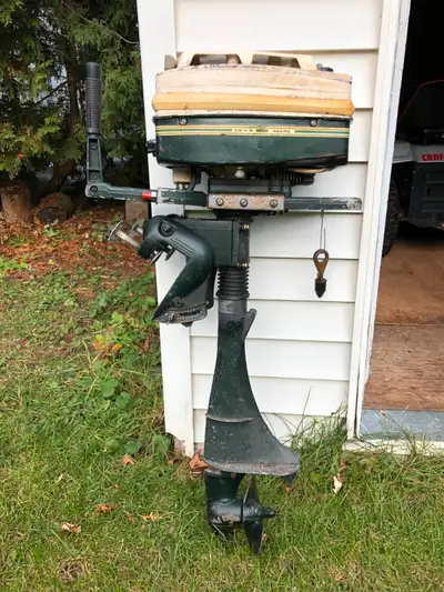 Vintage Sears 3.6 H.P moteur hors bord. N'a pas été utilisé depuis plus de 25 ans. Il a toujours été...