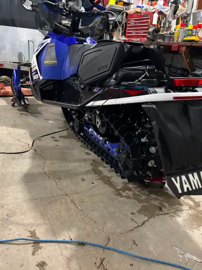 2017 Yamaha Viper, second owner, studded 137 track, fully serviced and ready to go. Electric reverse...