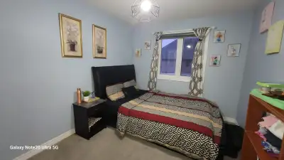 Description -Family of 4 (2 Adults and 2 Kids) seeking renters for their fully furnished room -Bathr...