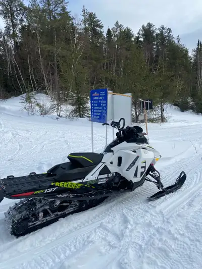 2018 Ski Doo 850 Freeride 137 Around 11000 on chassis New engine around 10000 New track around 8500k...