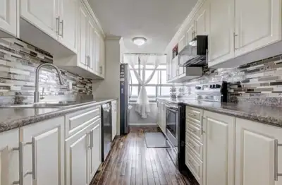 Room for rent in an apartmemt for one girl in sharing room.The apartment is close to all in the cent...
