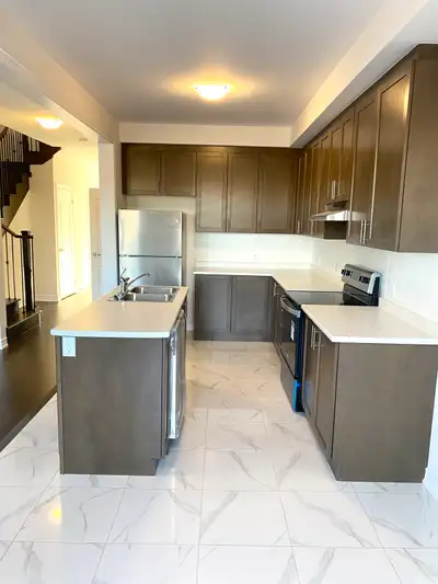 Private bedroom available in Guelph $800 days + utilities Available for July **MALE ONLY** **No Park...