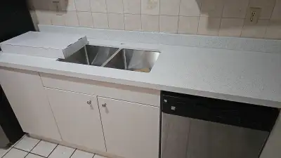 nice clean upstairs room near Georgian college