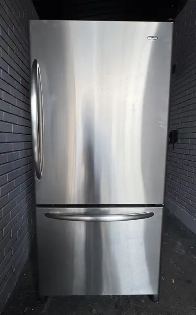 Amana 33” stainless fridge - delivery possible , View more