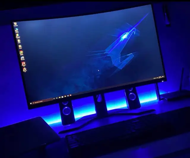 32in Gigabyte 165Hz 1440P monitor  in Monitors in City of Toronto - Image 4