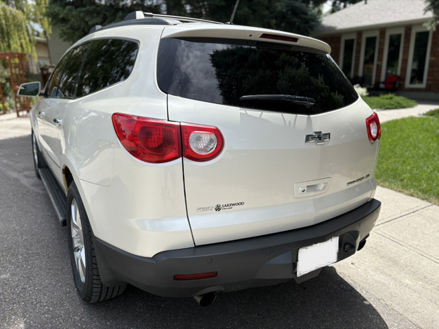 2011 Chevrolet Traverse LTZ in Cars & Trucks in Calgary - Image 4