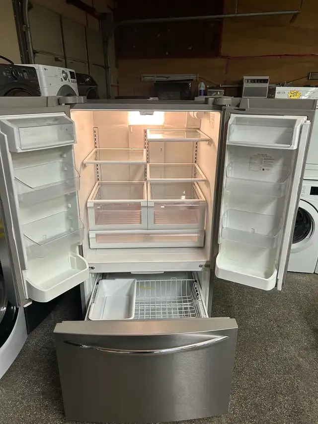 Frigidaire French Door Refrigerator works great-30 days warranty in Refrigerators in Kitchener / Waterloo - Image 8