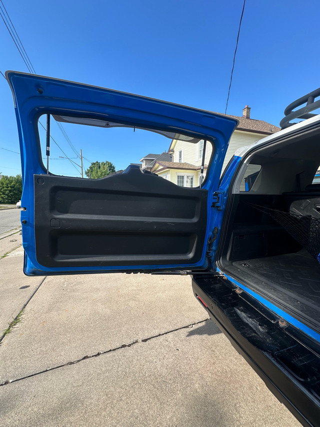 2007 FJ Cruiser Manual in Cars & Trucks in St. Catharines - Image 4