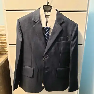 Boy's suit 5pc, BNWT, View more