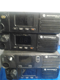 Motorola MOTOBRBO XPR 5350E Mobile Radio (AAM28QNC9RA1AN). hundr