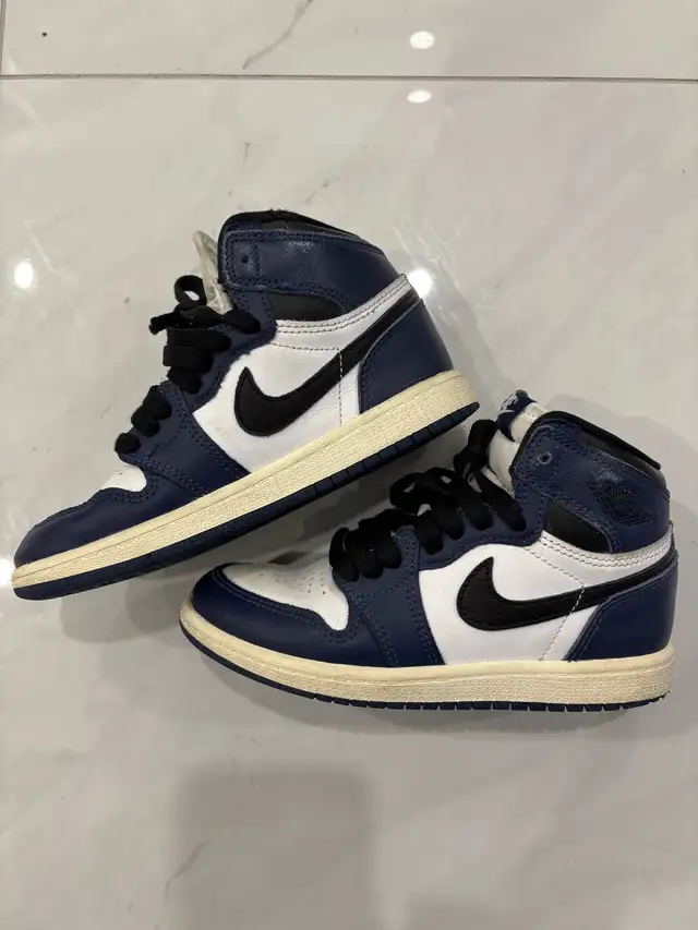 Nike Air Jordan 1 in Men's Shoes in Markham / York Region - Image 3