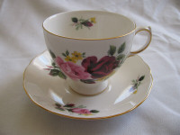 Queen Anne Bone China Teacup & Saucer Rose Flowers England