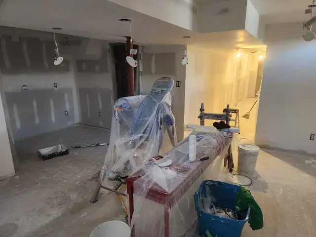 MIKE'S PAINTING  457911055397703682